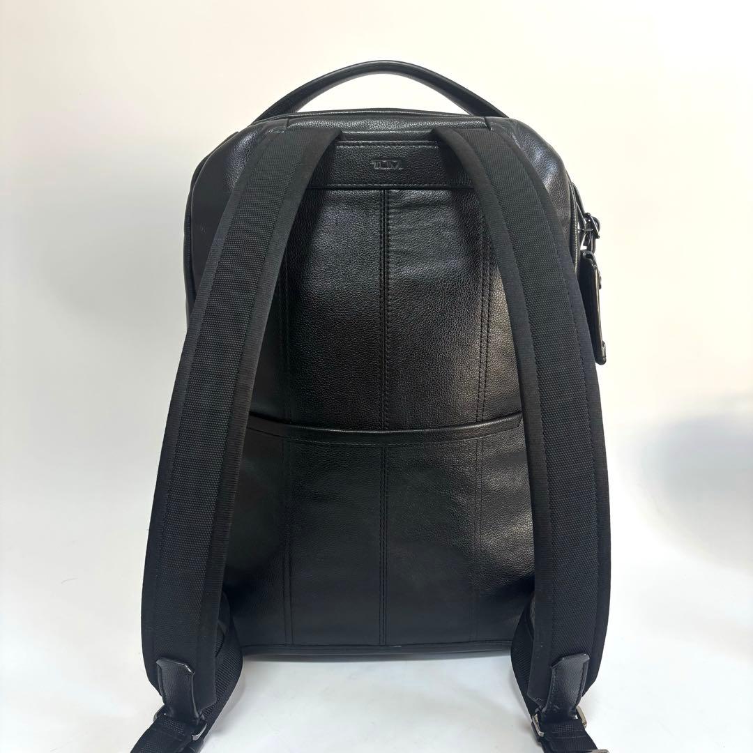 トゥミ バックパック ブラッドナー ハリソン ベイツ オールレザー ブラック