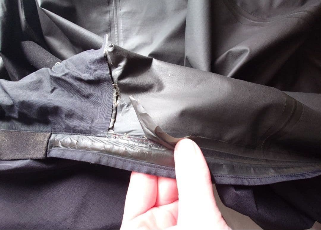 す*る様 ARC'TERYX ブラック フード付きジャケット S