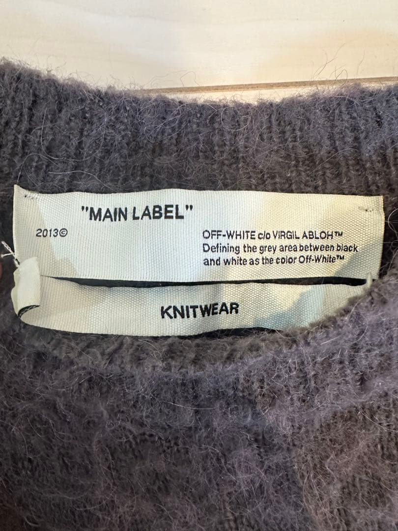 OFF-WHITE アロー柄 ニットウェア　オフホワイト　セーター