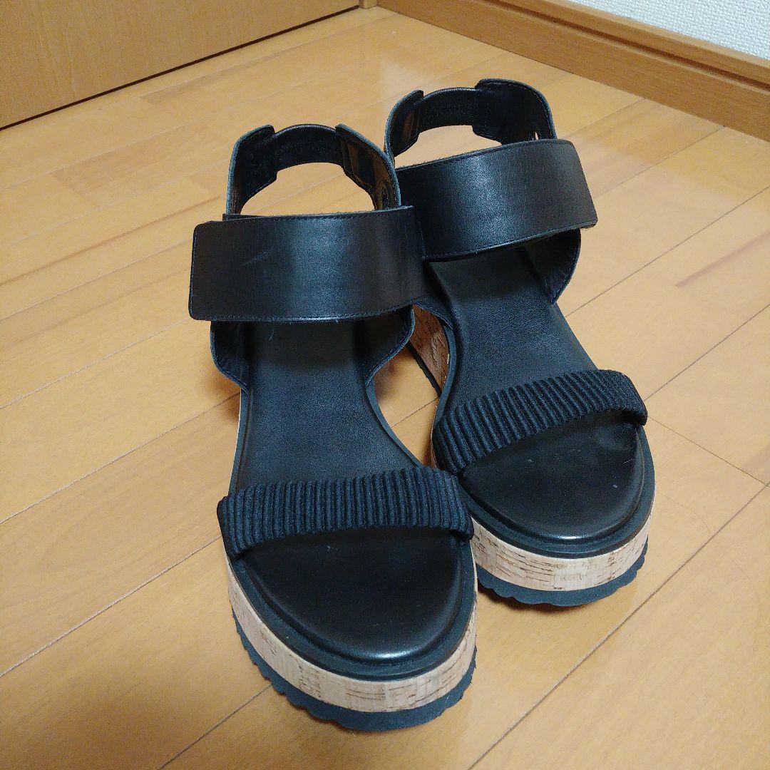 プリーツプリーズ イッセイミヤケ 靴　レディース　サンダル　黒