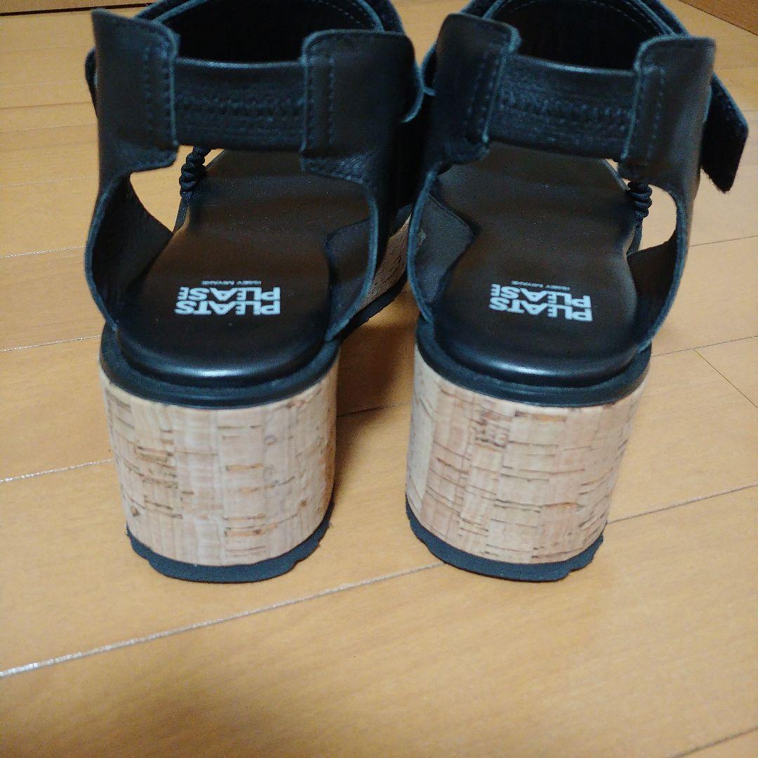 プリーツプリーズ イッセイミヤケ 靴　レディース　サンダル　黒