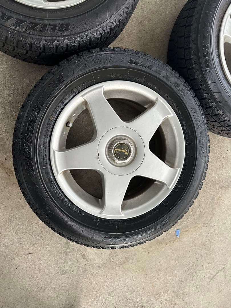 送料無料　195/65R15 冬タイヤブリヂストン　プリウスから取外