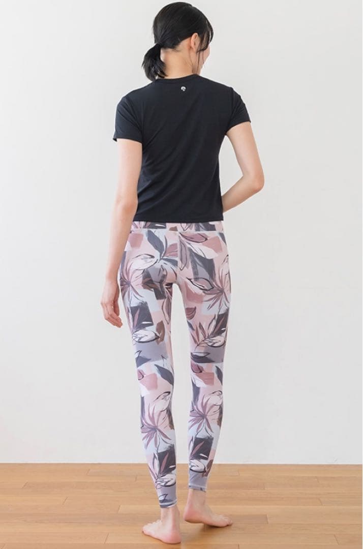 新品【SUKALA】L ボタニカル柄 Tシャツ＆レギンスセット ラバ