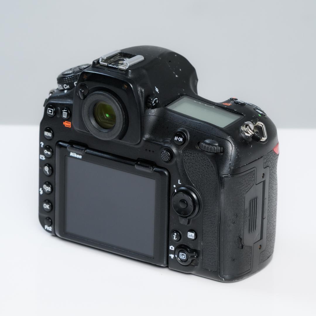 Nikon D850 本体と充電器MH-25a XQDカード64GB付