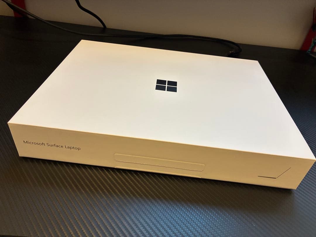 Microsoft Surface Laptop 13.8インチ 第7世代