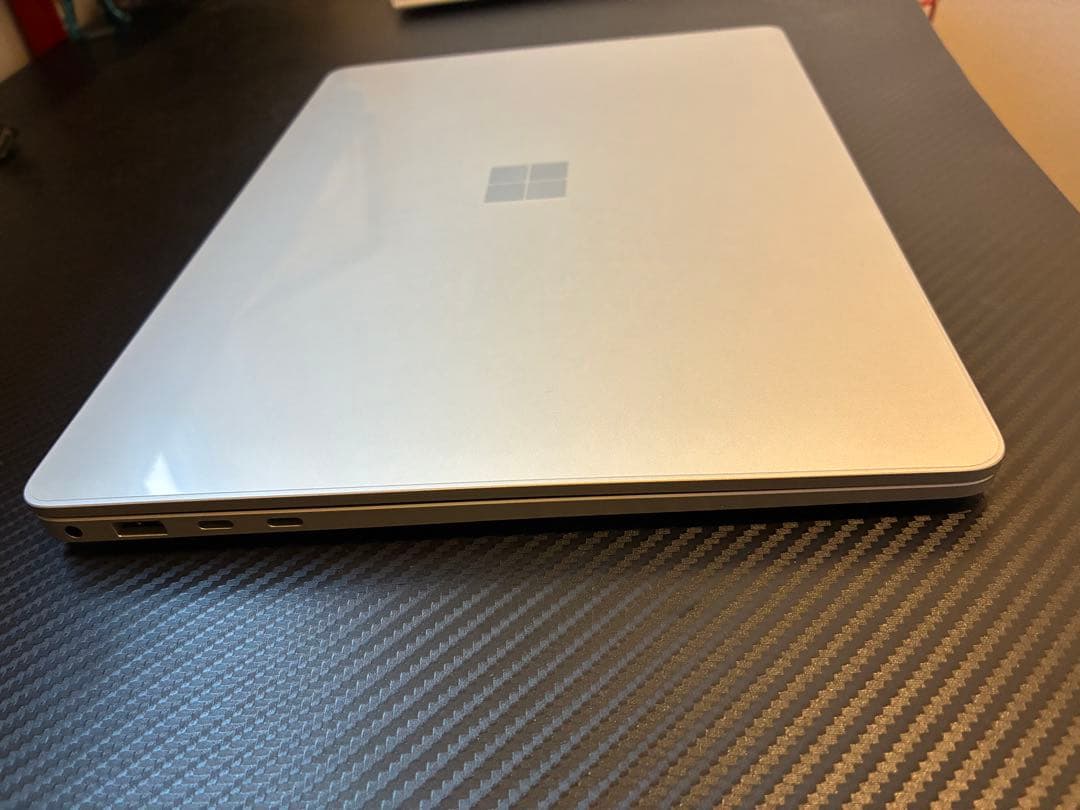 Microsoft Surface Laptop 13.8インチ 第7世代