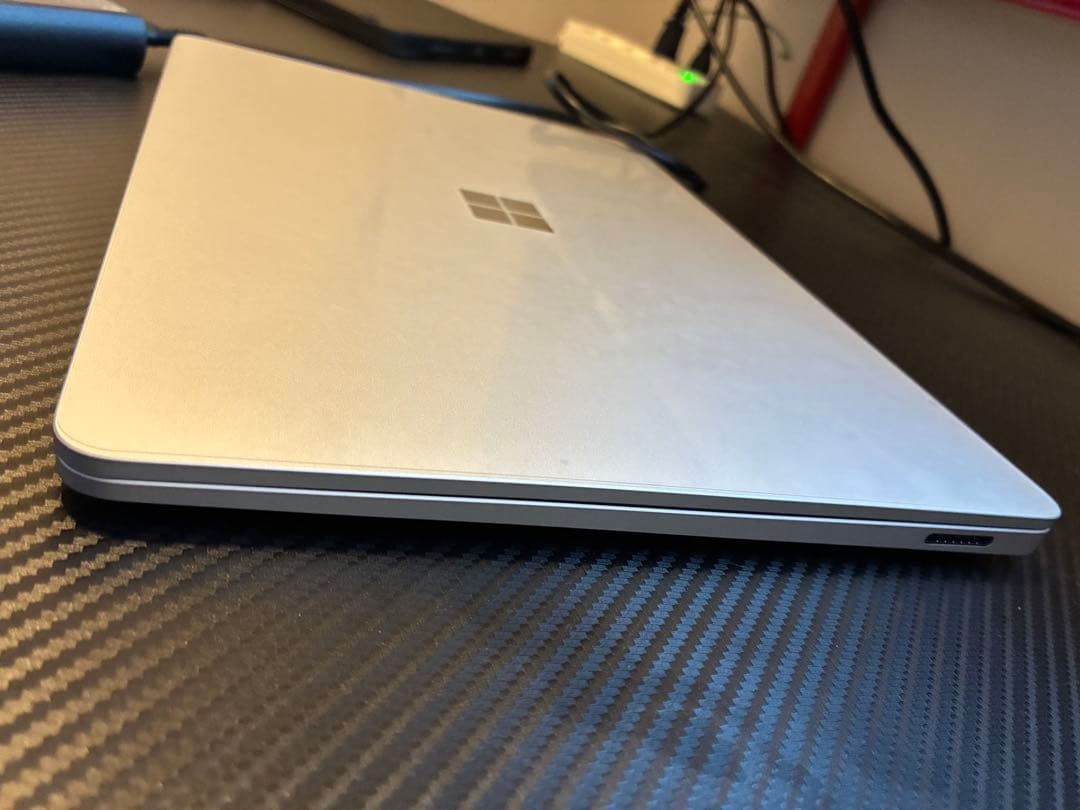 Microsoft Surface Laptop 13.8インチ 第7世代