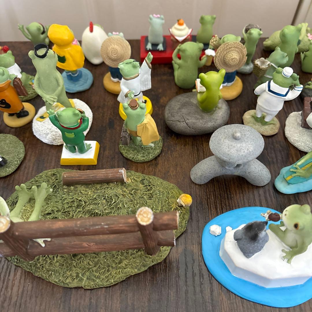 カエルの陶器置物セット 約48点