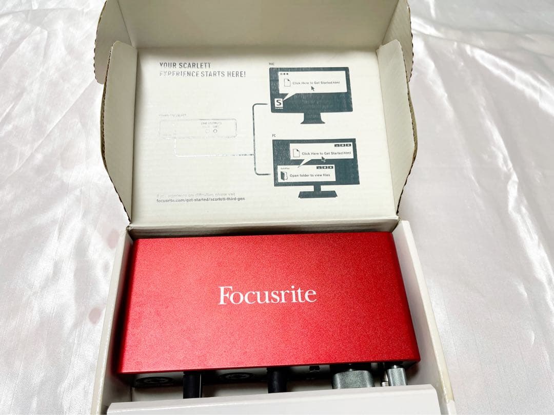 Focusrite Scarlett 2i2 オーディオインターフェース
