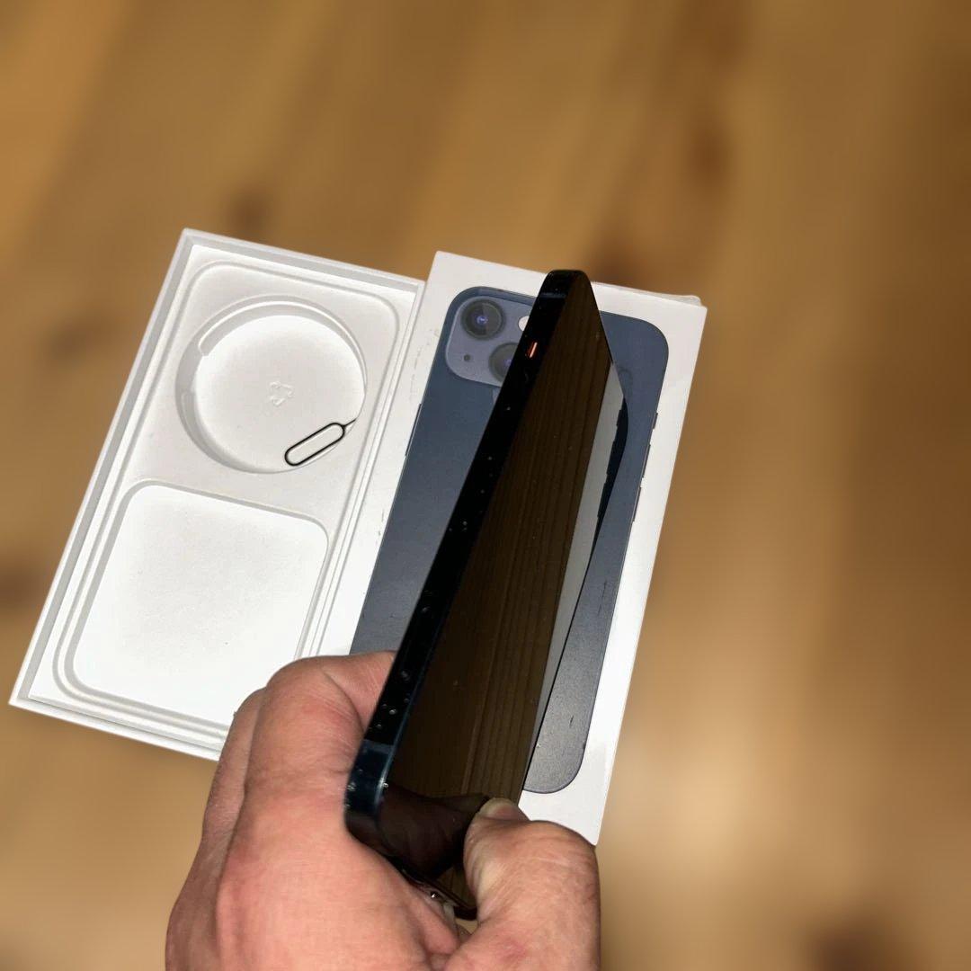 Apple iPhone 13 ミッドナイト 中古