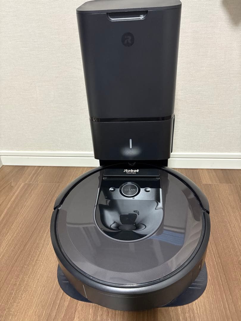 【ジャンク】ルンバ i7＋ クリーンベース付　吸い上げOK／充電できず・本体故障
