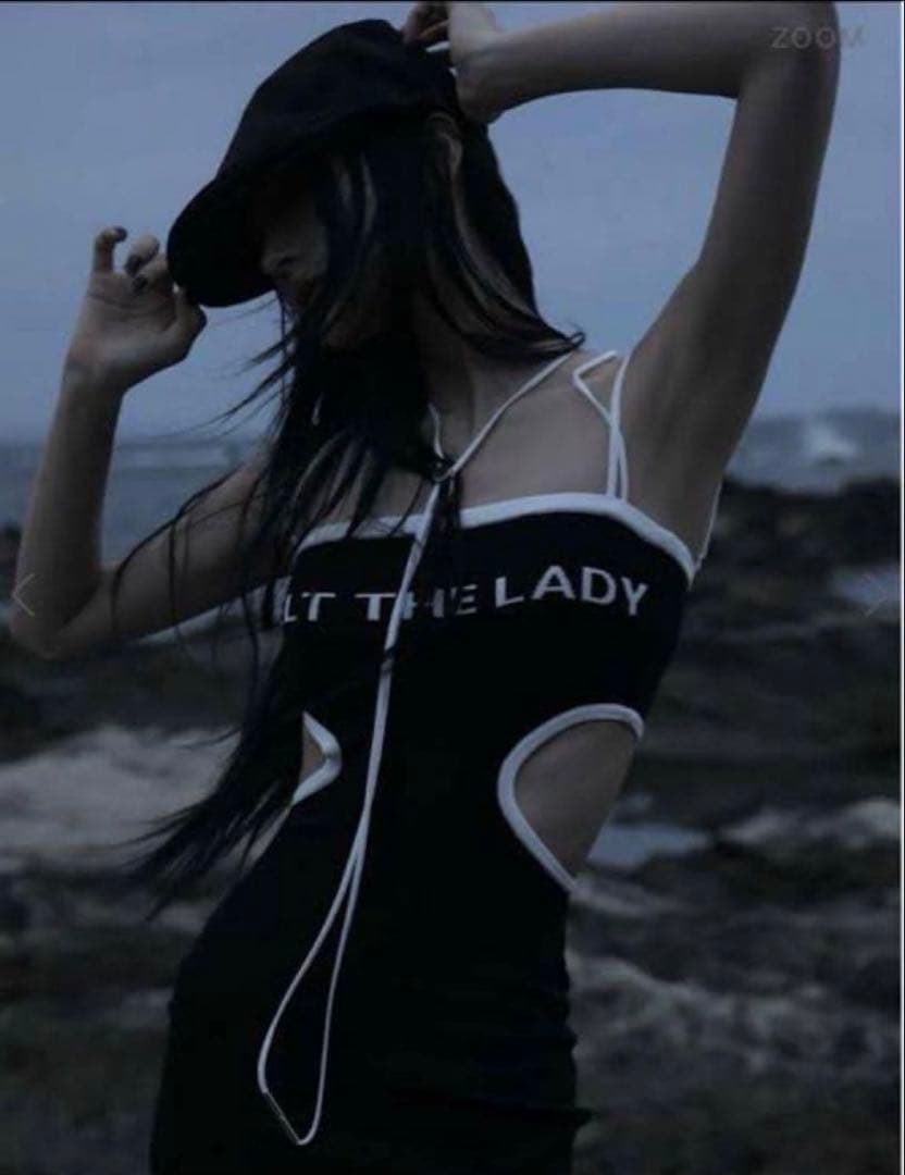 【美品】melt the lady logo cross dress