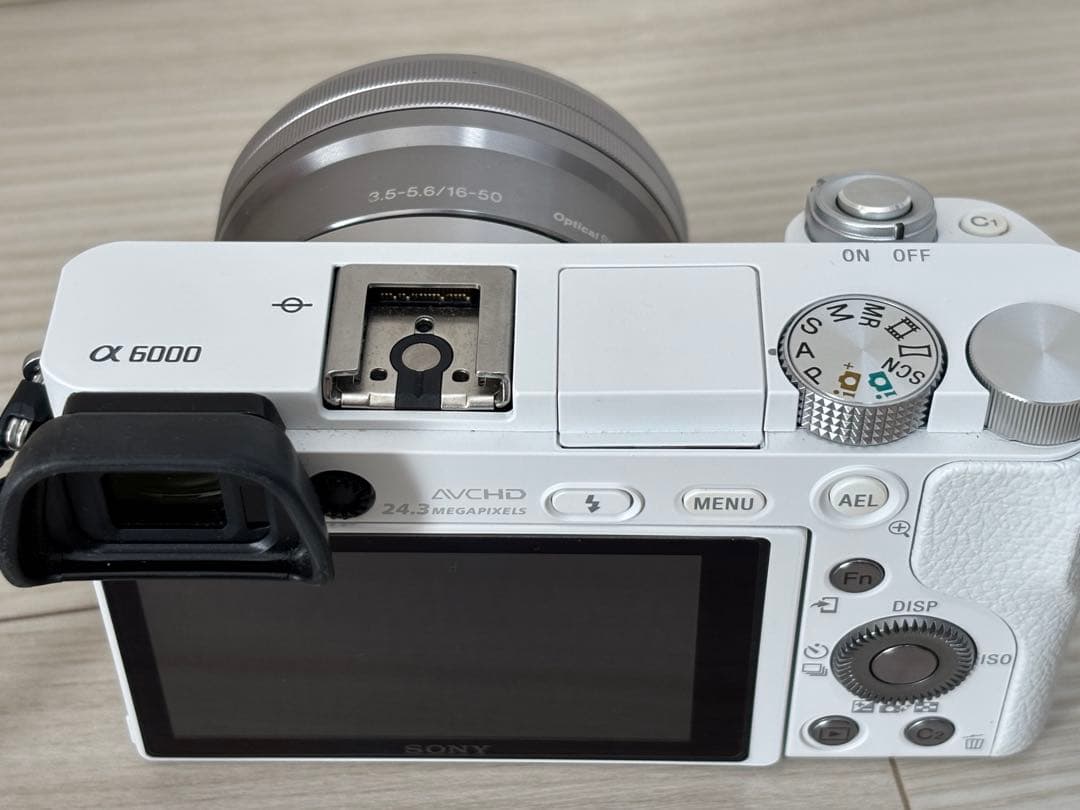 SONY α6000 ホワイト