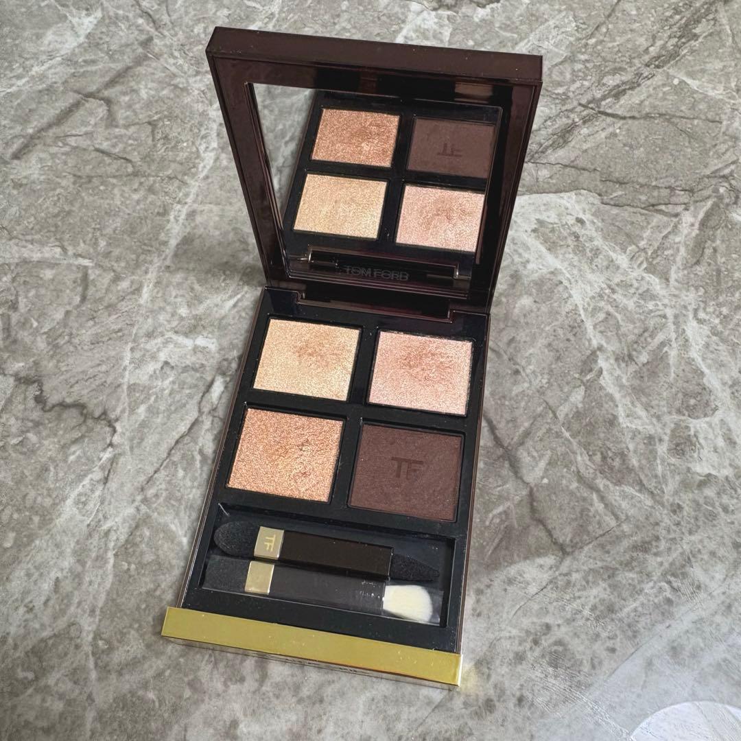 トムフォード　アイカラークォード48 ピーチグラマー