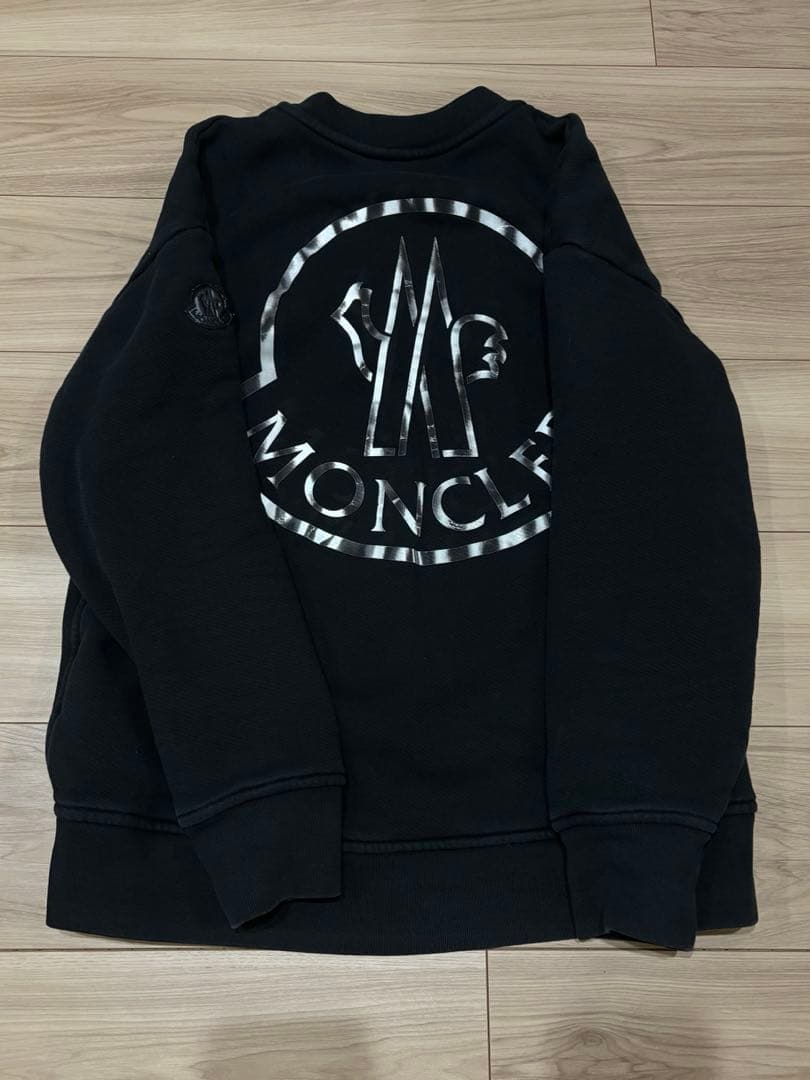 本日中のみMoncler 光るロゴ入りトレーナー