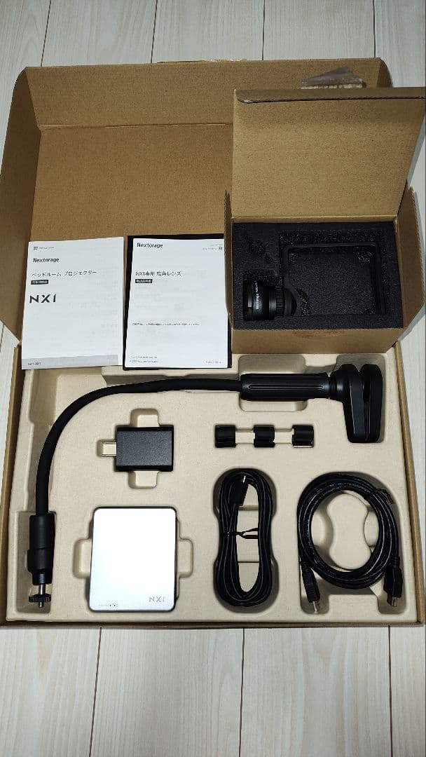 【美品】小型プロジェクター　Nextrage NX1