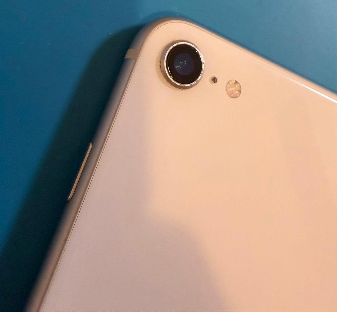 【極美品】iPhoneSE3 64GB SIMフリー バッテリー新品