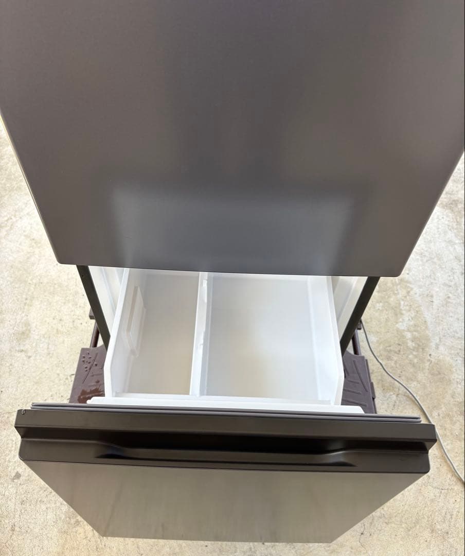 【73】【超美品】AQUA 高年式冷蔵庫　右開き　135L