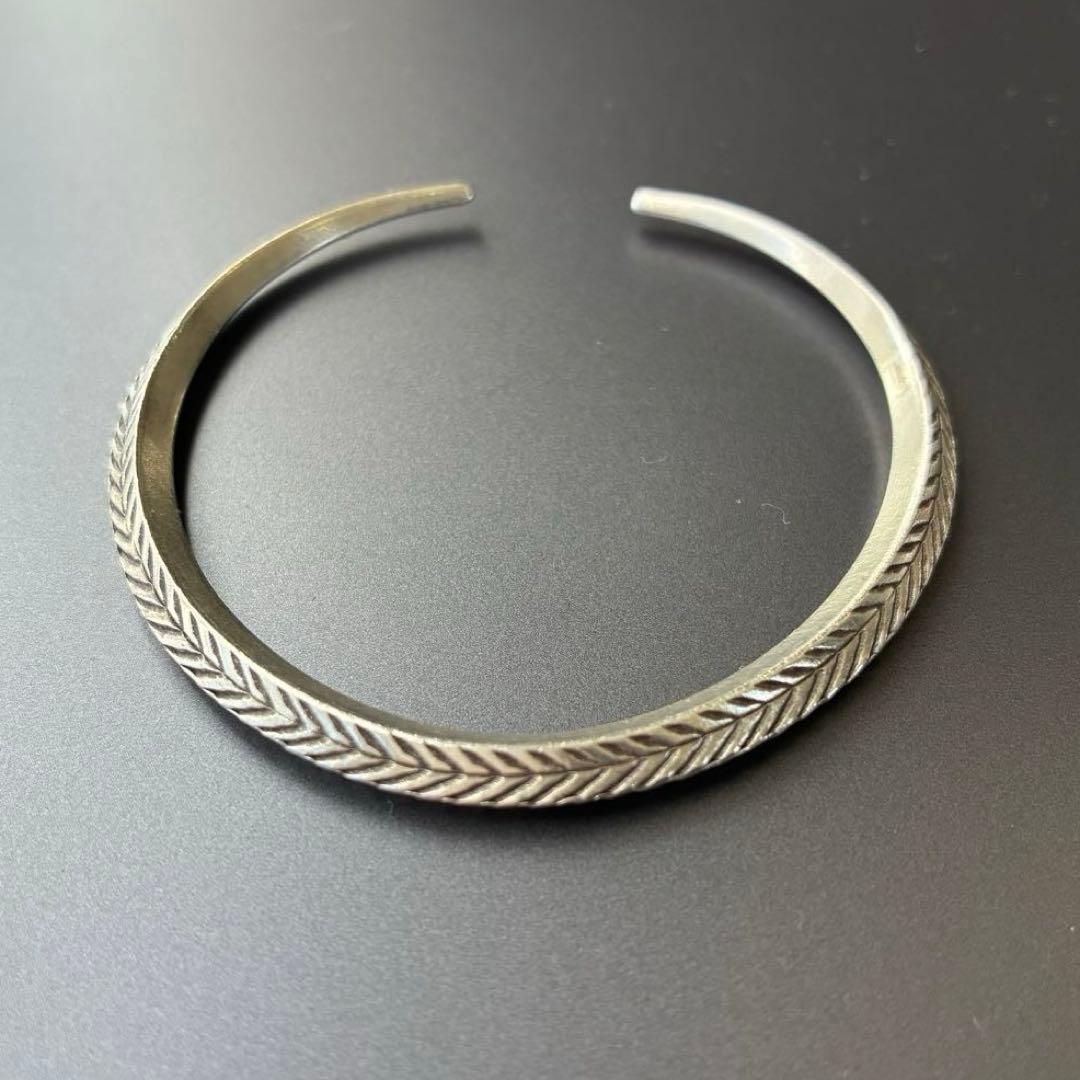 カレンシルバー バングル 彫刻模様 シルバー　ハンドメイド ユニセックス
