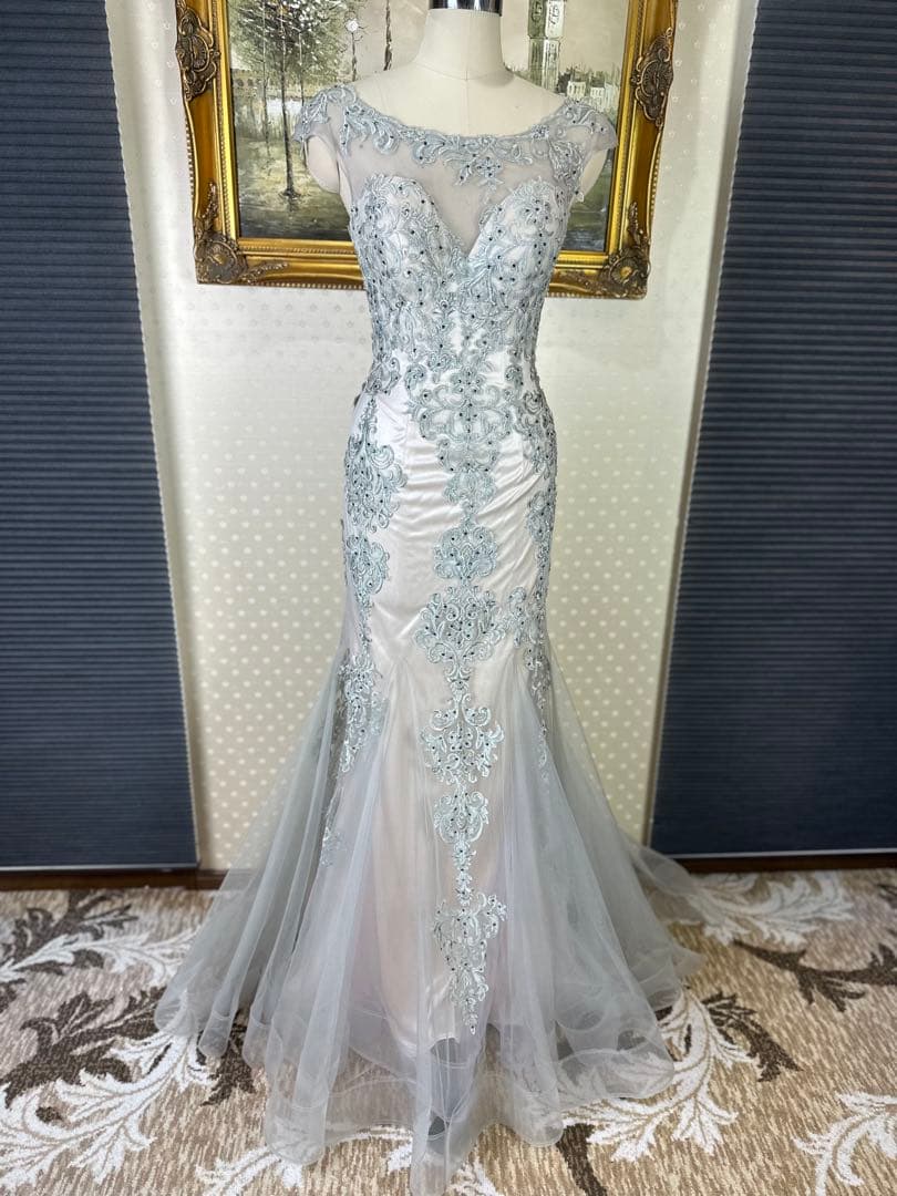 シルバー ベージュビーズ刺繍 フィット＆フレアドレス