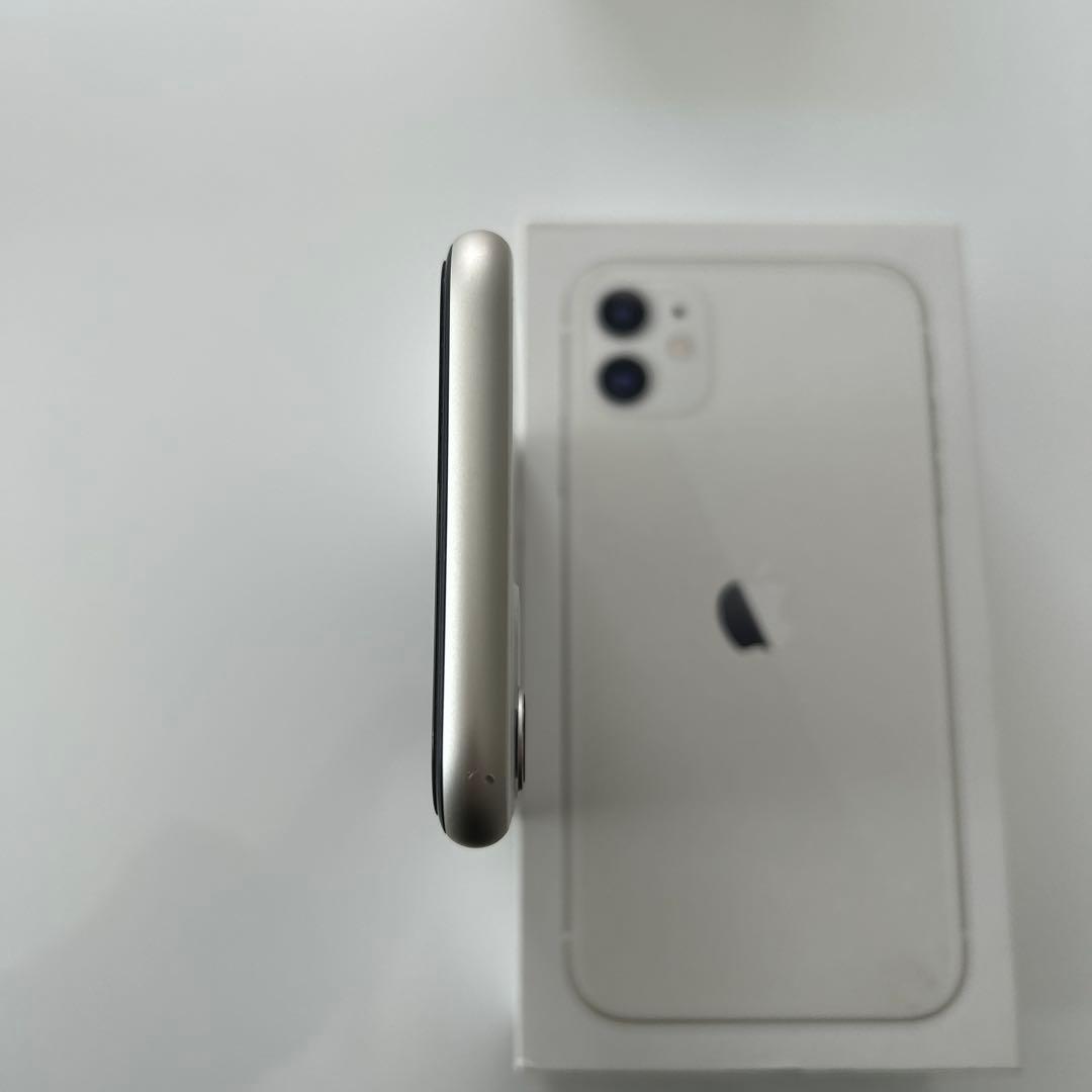 Apple iPhone 11 ホワイト 本体 充電器付き
