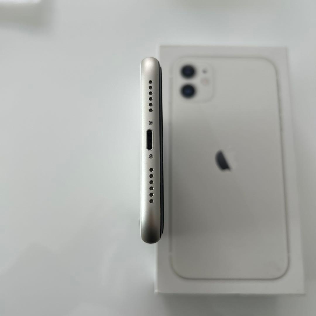 Apple iPhone 11 ホワイト 本体 充電器付き