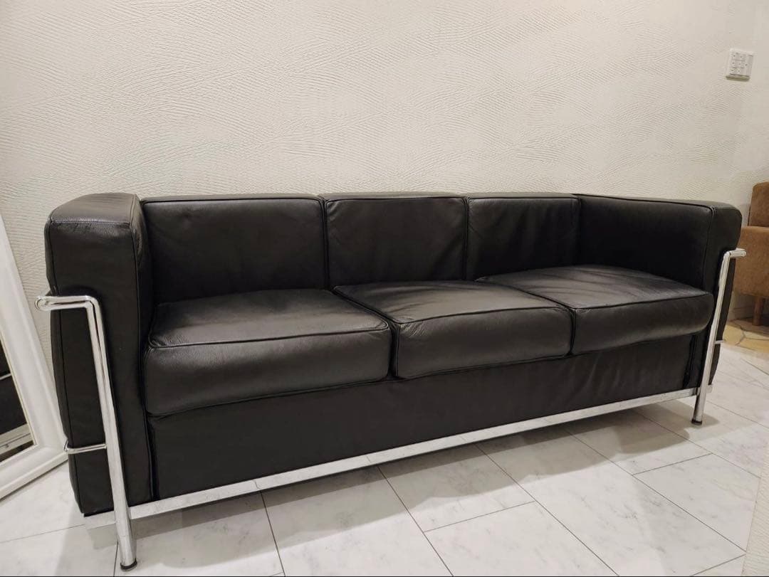 IDC大塚家具　 Le Corbusierル・コルビュジエ　LC2本革3Pソファ