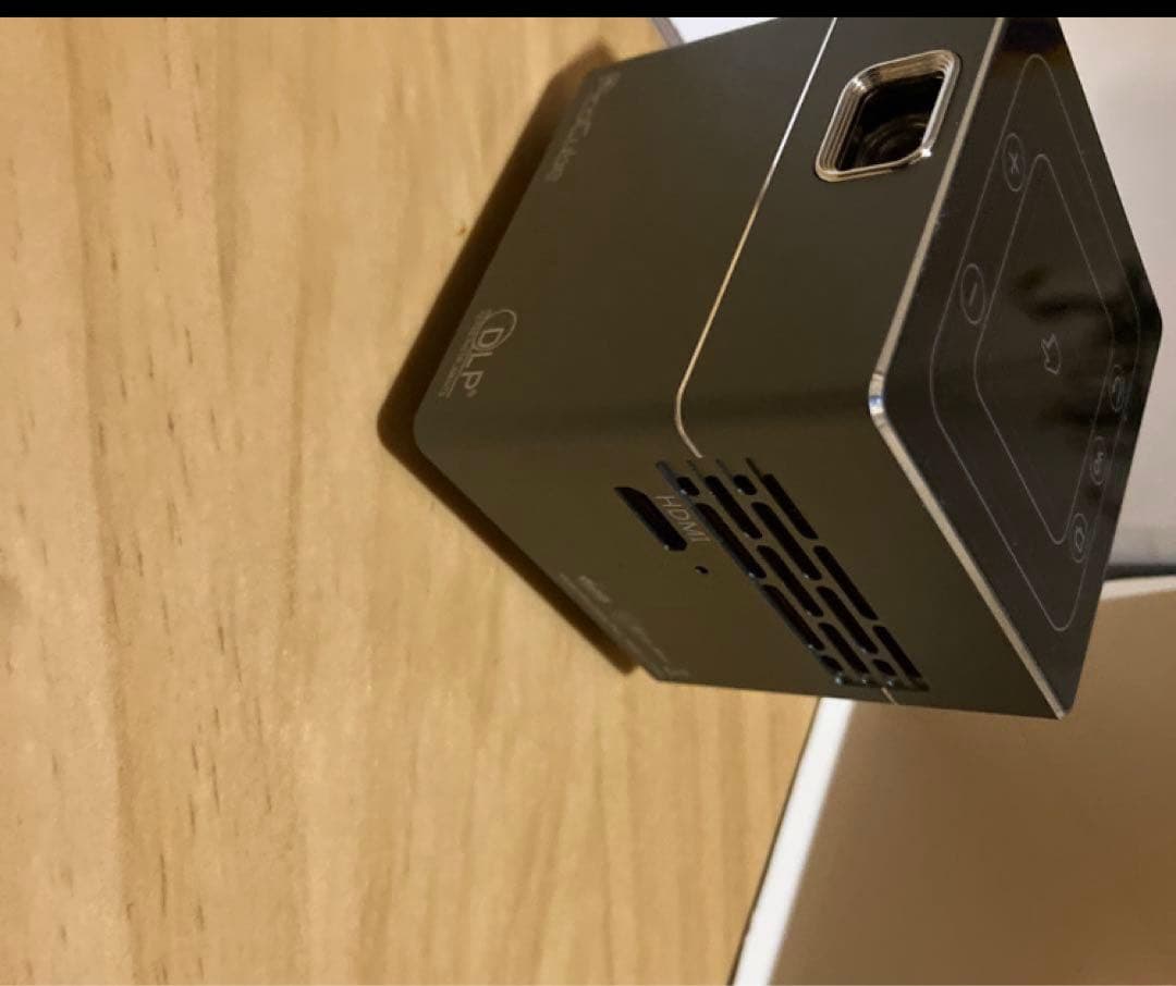 PicoCube + PLUS モバイルプロジェクター 本体