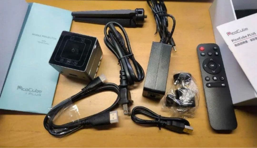 PicoCube + PLUS モバイルプロジェクター 本体