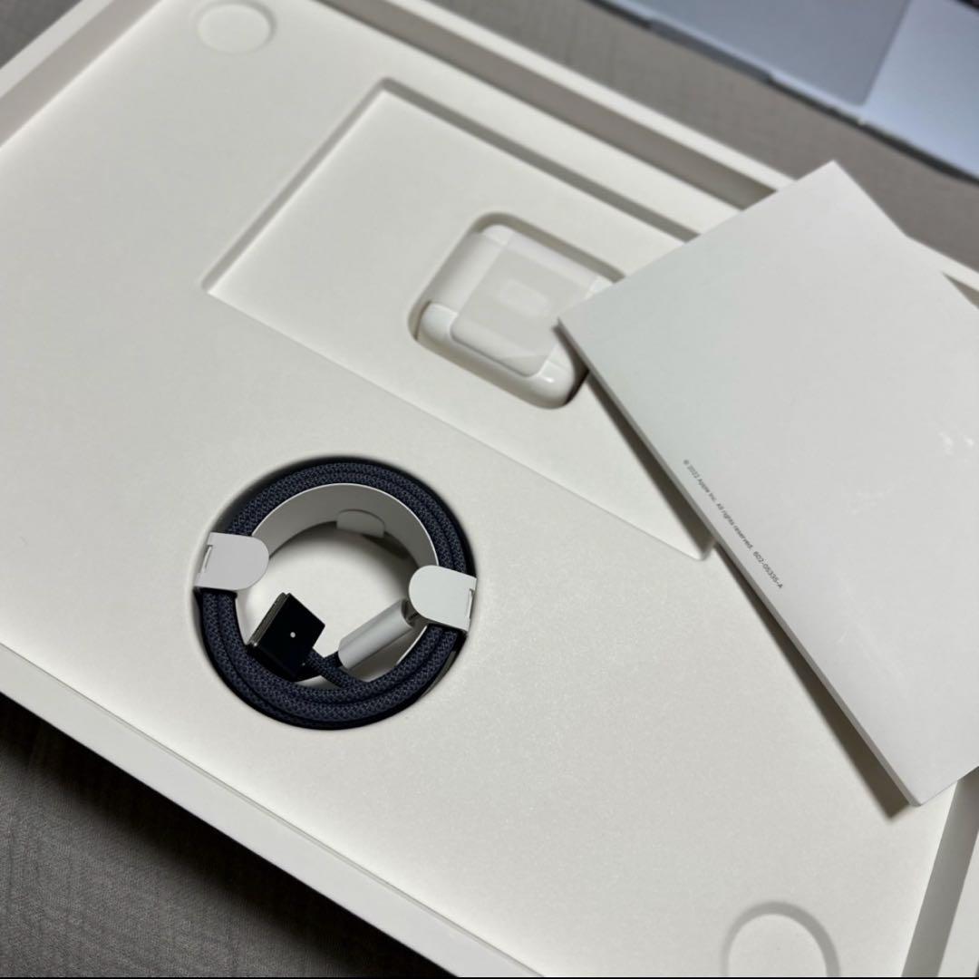 極美品 使用1年未満 MacBook Air M2 8GB 512GB