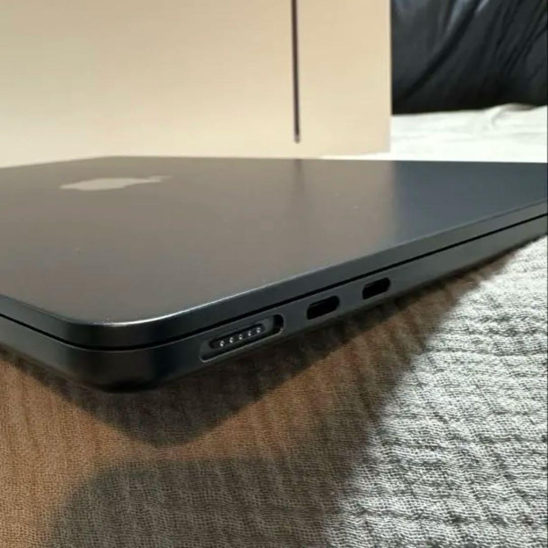 極美品 使用1年未満 MacBook Air M2 8GB 512GB