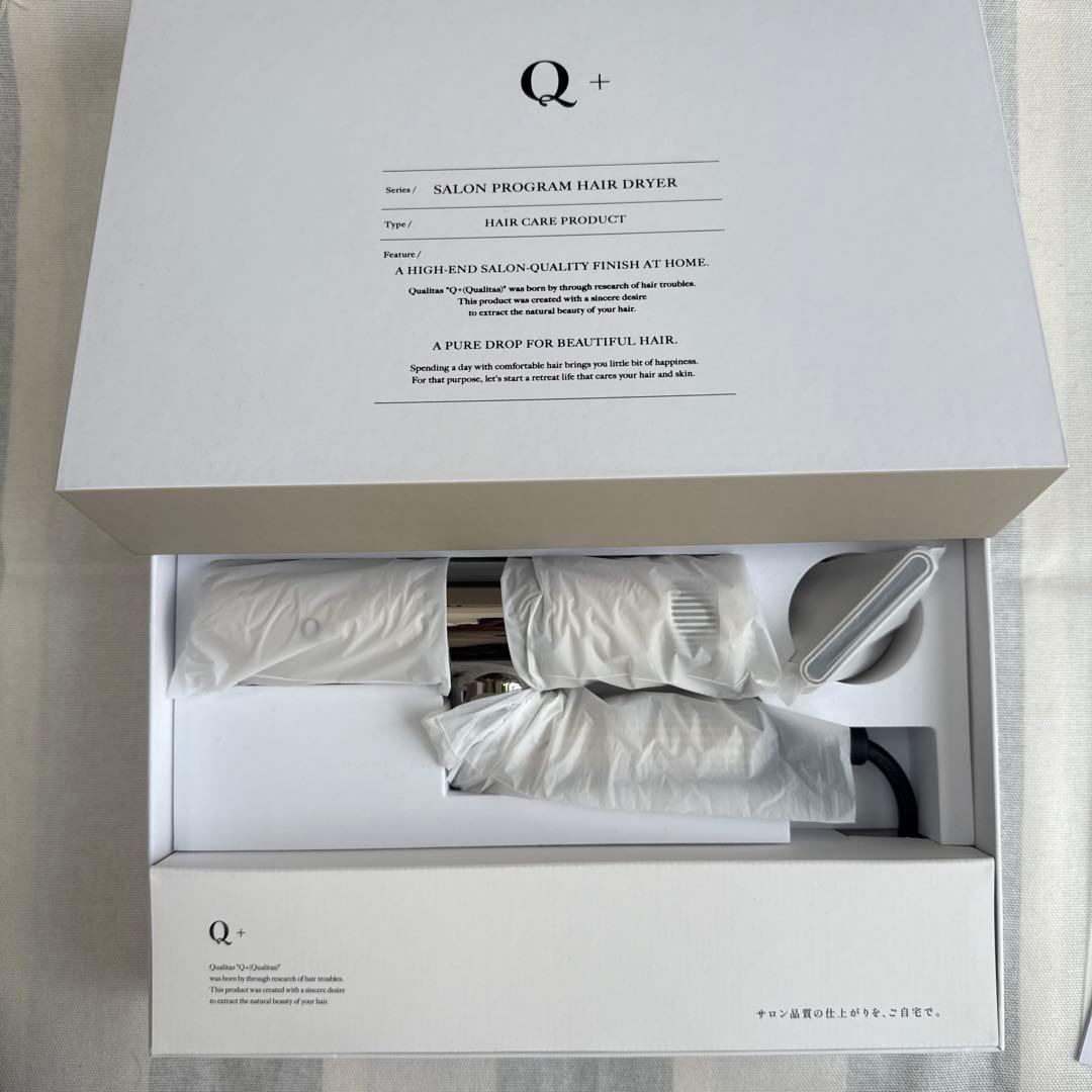 新品未使用・クオリタスヘアドライヤー　シャンパンゴールド
