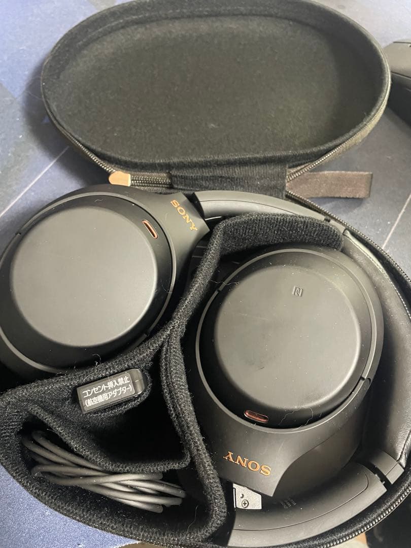 SONY ワイヤレスヘッドホン ケース付き wh-1000xm4