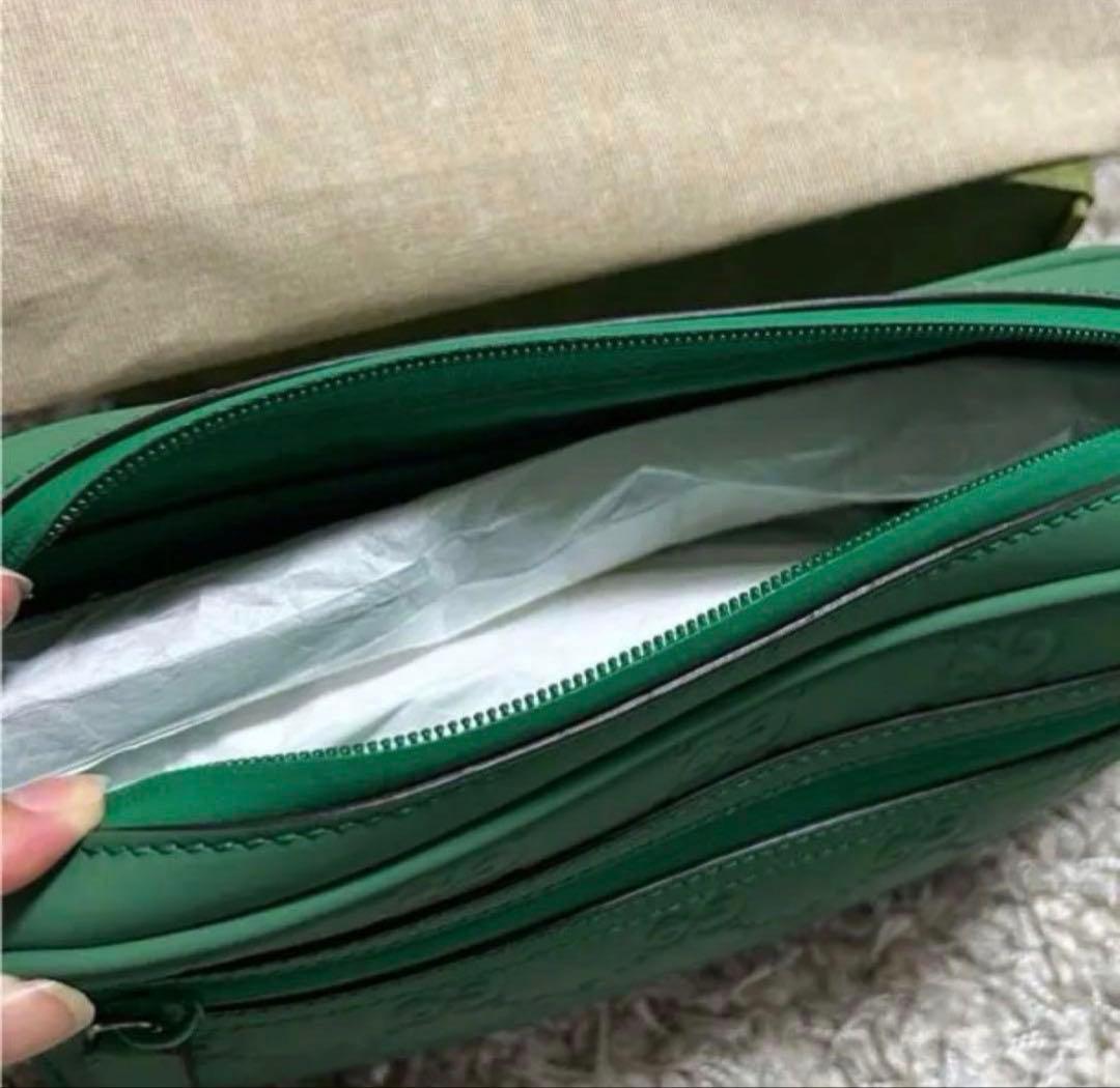 【未使用に近い】GUCCI ラバーエフェクトクロス　バック