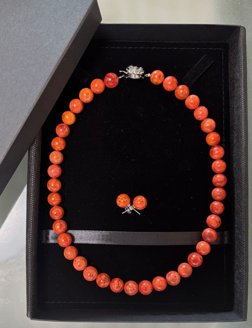 天然珊瑚２点揃え①ネックレス（１１mm珠）②ピアス（１０mm珠）No.2