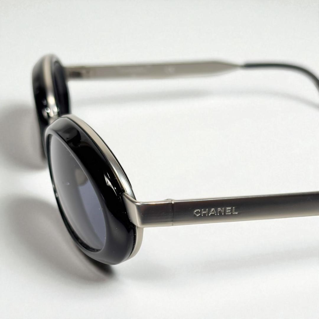 美品　CHANEL サングラス ケース付き ロゴ入り シャネル