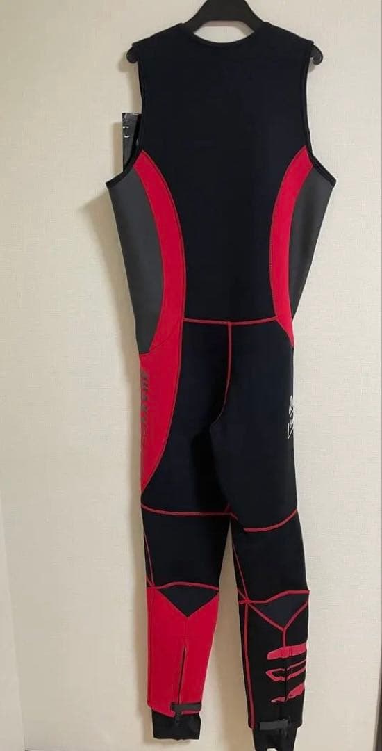 新品　マリンスポーツ　ウェットスーツ　レッド　L