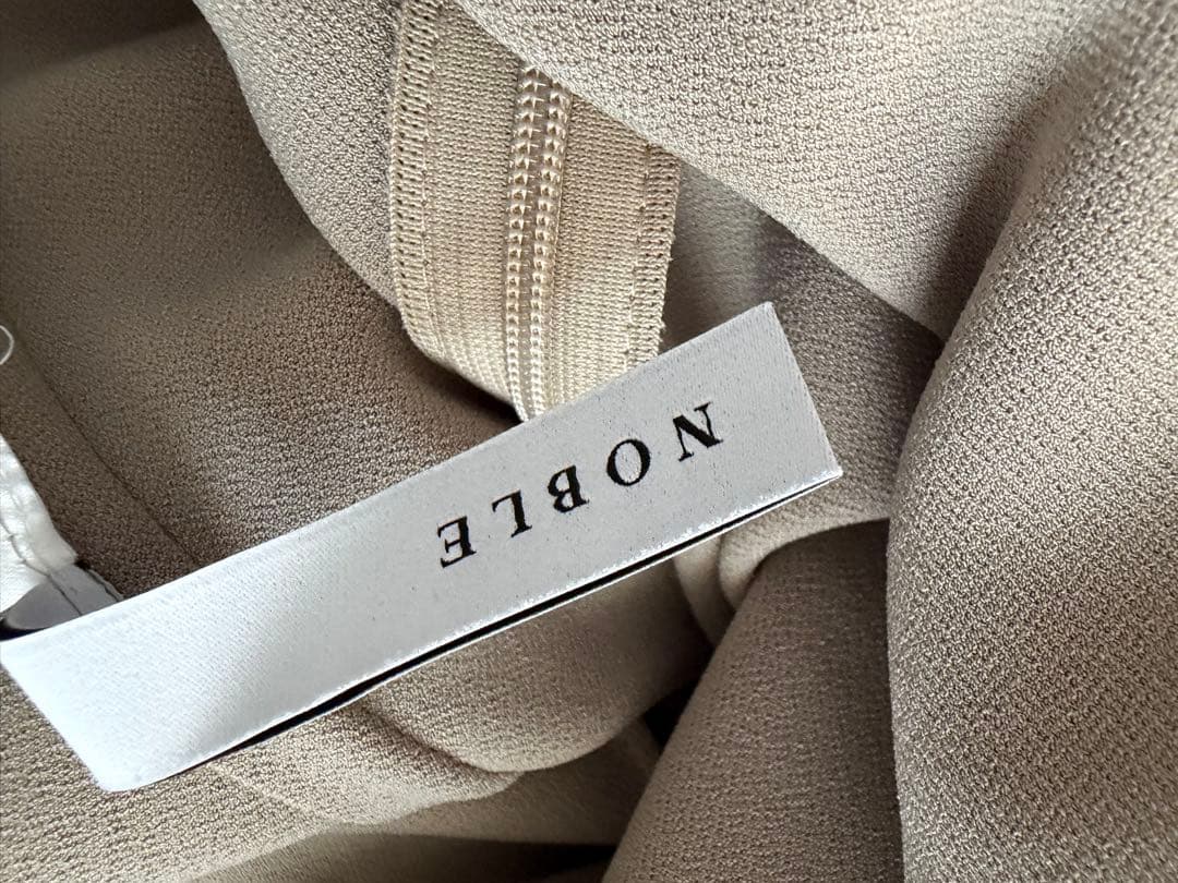 ラム 様NOBLE ニットライクジョーゼットショルダータックワンピース ノーブル