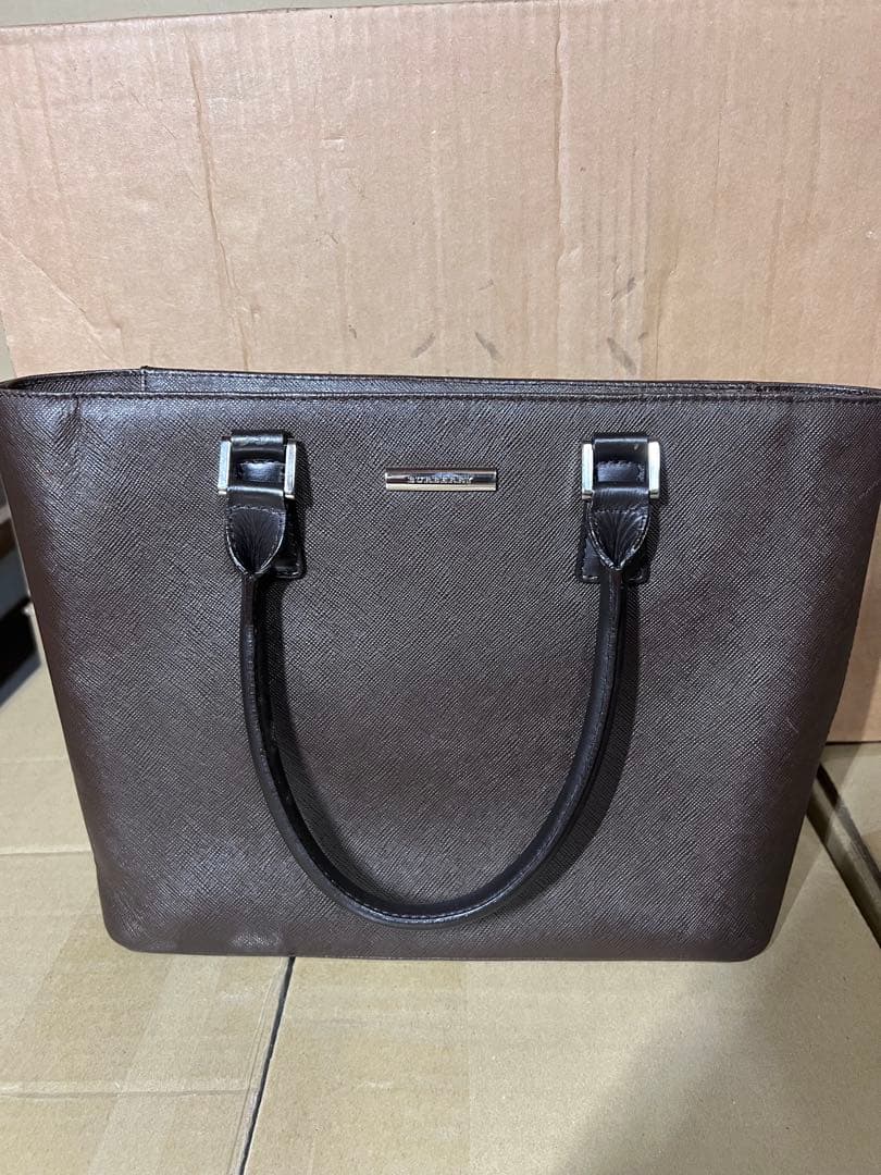 【美品】バーバリー トートバッグ ノバチェック サフィアーノレザー 自立