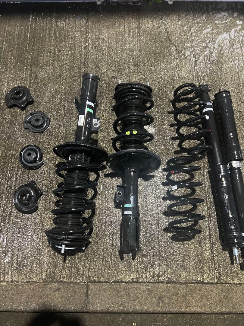 【YUYA】80ヴォクシー トヨタ純正サスペンション