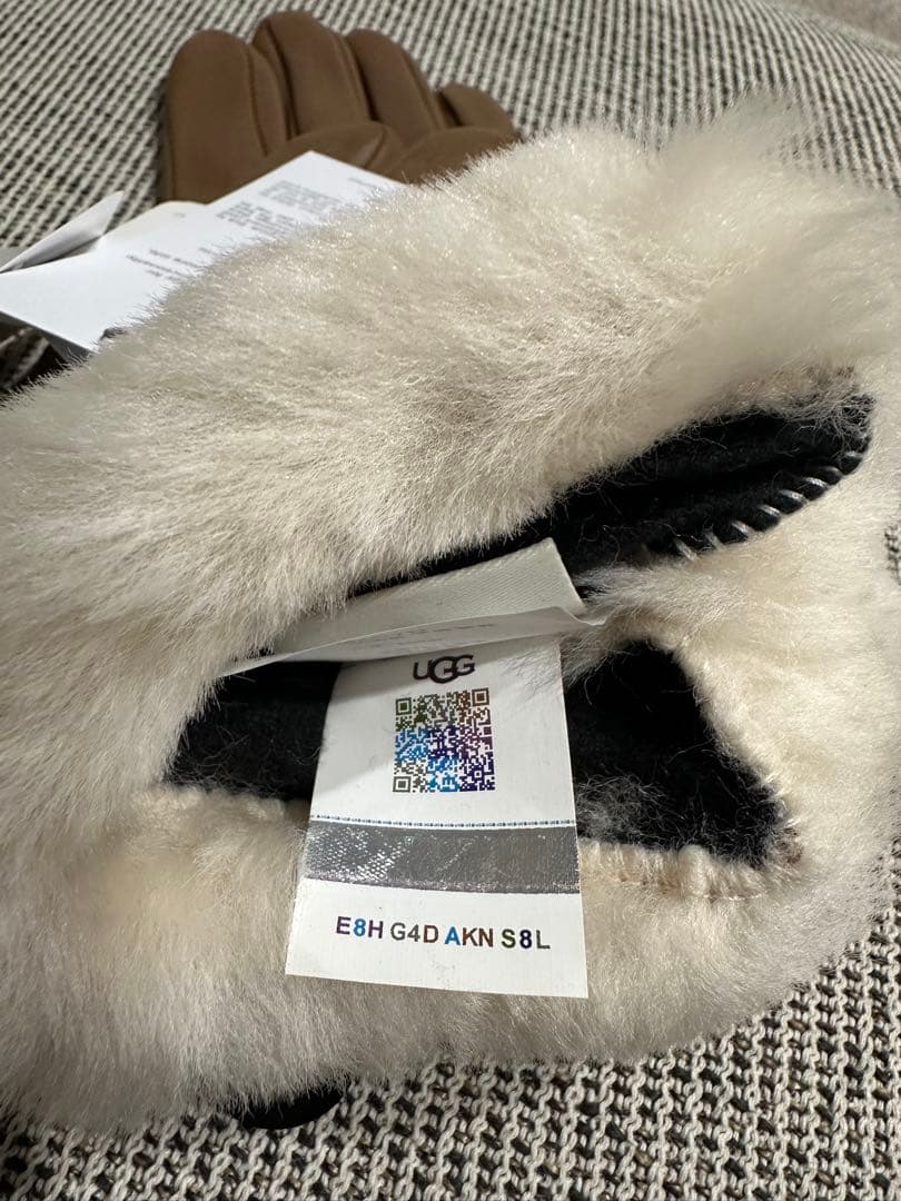 UGG 手袋Sheepskin Vent Glove