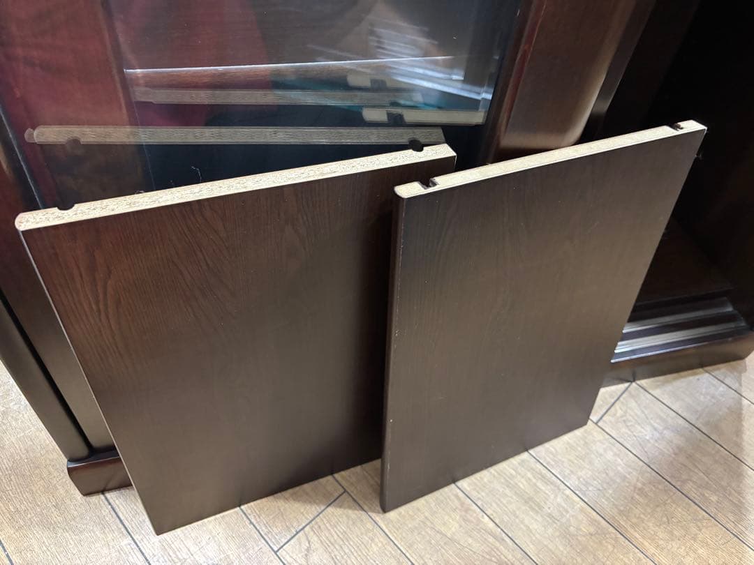 T74 ダークブラウン ガラス扉 本棚