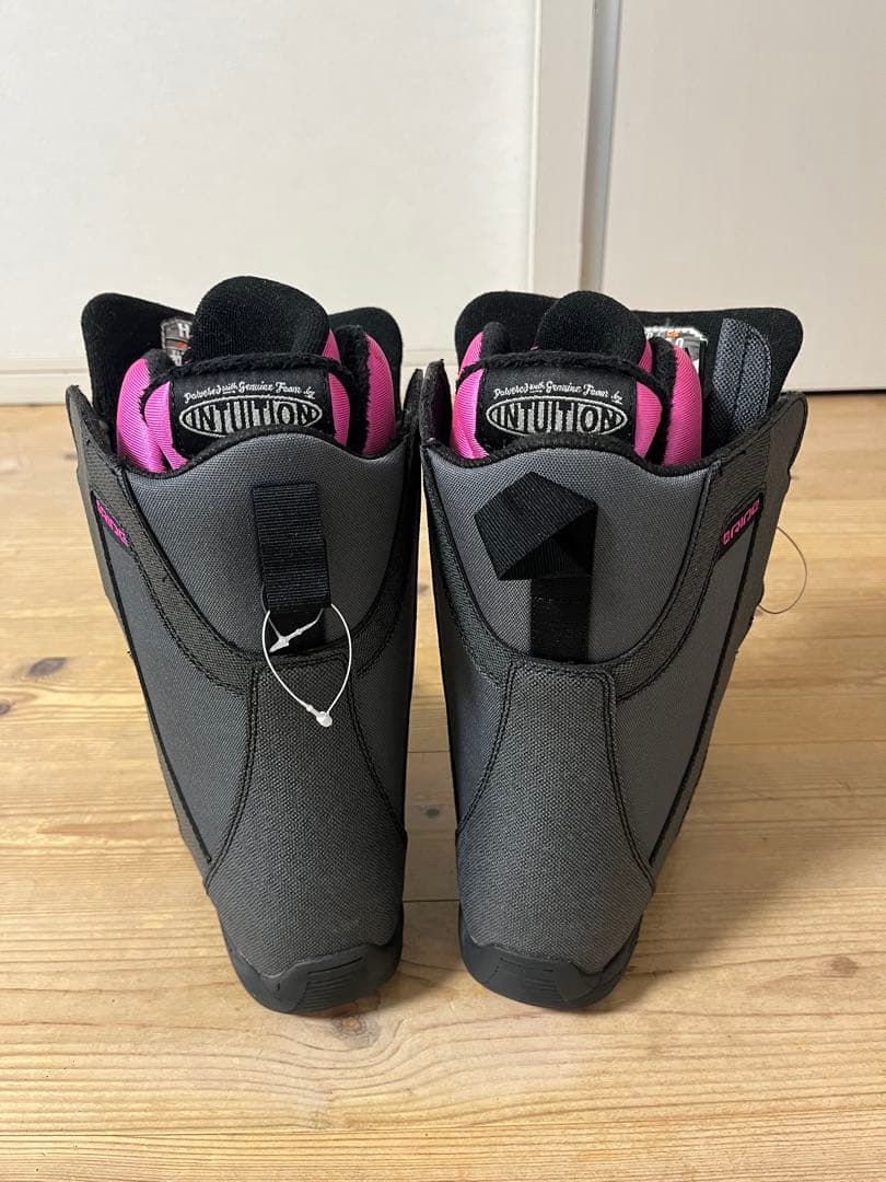 RIDE 女性用スノーボードブーツ グレー/ピンク