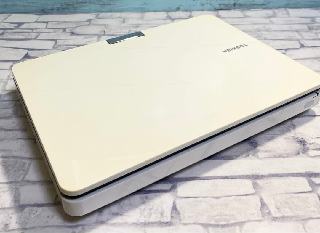 東芝 ポータブルDVDプレーヤー　sd-p101s