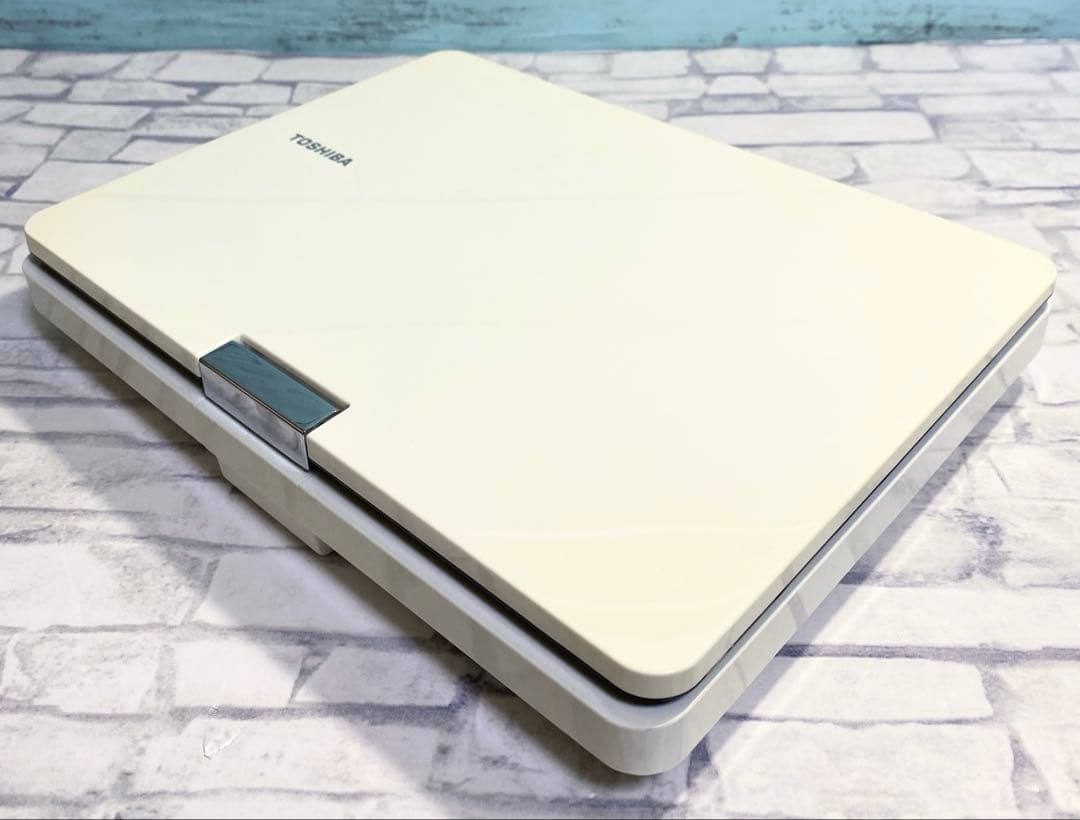 東芝 ポータブルDVDプレーヤー　sd-p101s