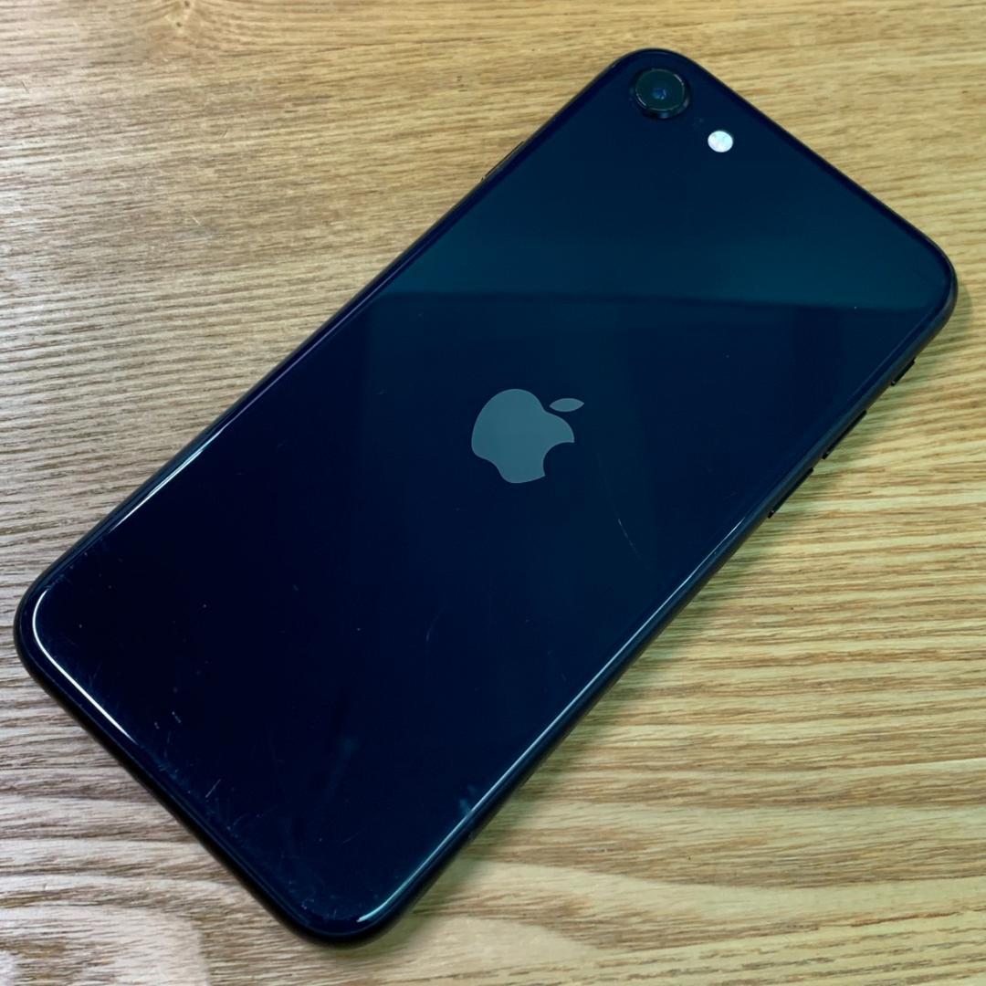 U8 SIMフリー iPhoneSE 第3世代 64GB おまけ付き