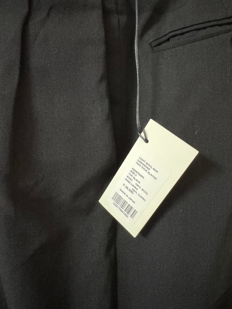 パンツ LIGHT WOOL MAX GABARDINE TWO-TUCK SLACKS