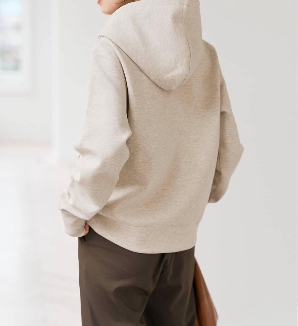 新品 【Spick and Span】ストレッチジップフードパーカー ホワイトA