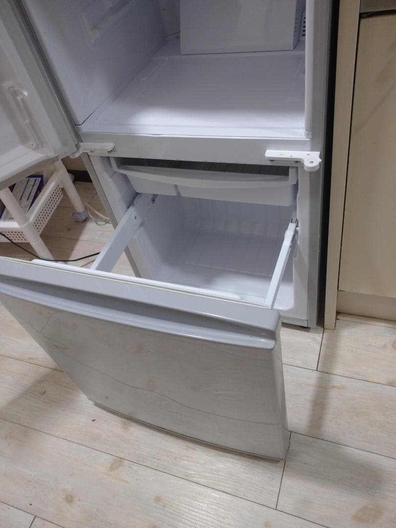 シャープ・冷凍・冷蔵庫　SJ-D14C-S 2017年製