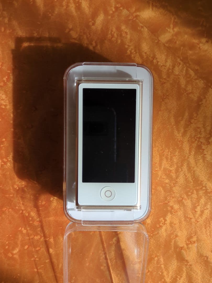 ポータブルプレーヤー iPod nano 16GB Gold